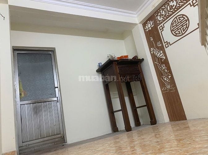 Bán Căn nhà ngõ phố Văn Cao - Ba Đình , sát hồ Tây