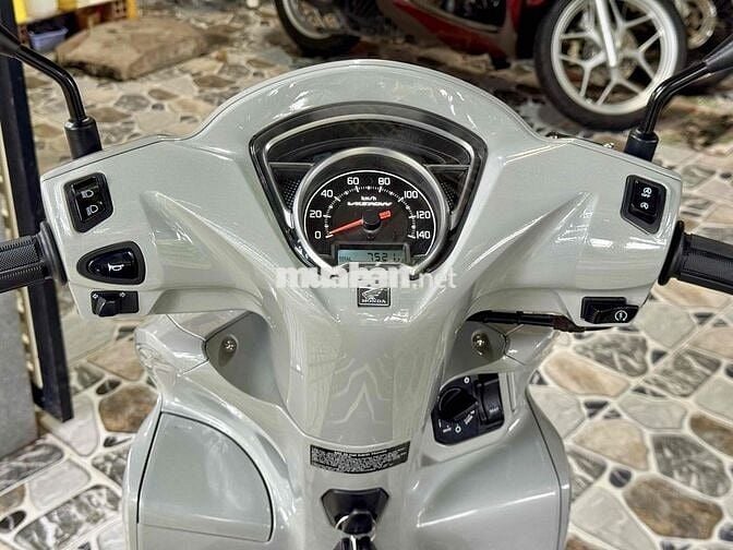 Vision Bản Thể Thao Màu Hott bs 65H1 Chính Chủ