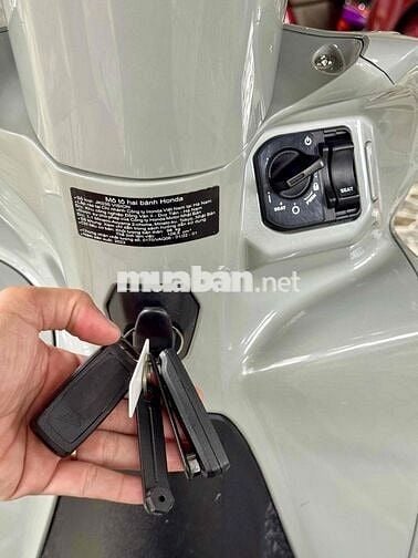 Vision Bản Thể Thao Màu Hott bs 65H1 Chính Chủ