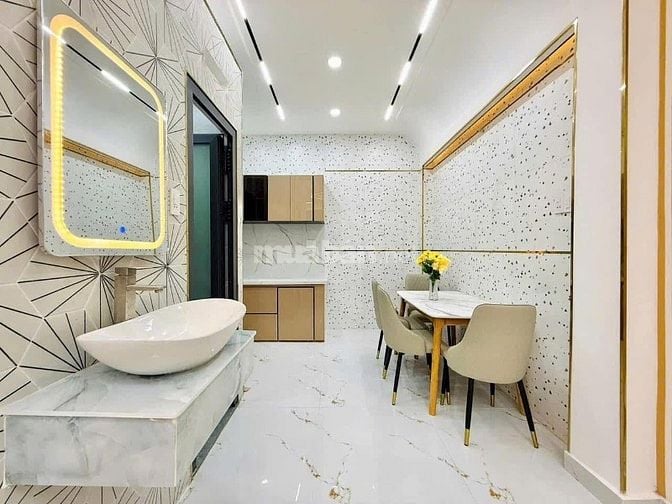 Chỉ 1tỷ850 sở hữu ngay căn nhà 40m2 TT Quận 3 - HXH Trần Quang Diệu 