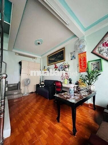 Bán nhàMẶT TIEN Võ Thị Nhờ,Tân Thuận,Quận 7 . Dt:48m ,4lau ,giá:6××ty