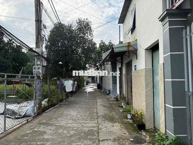 Bán gấp lô đất giá đầu tư 3.2tỷ /97.6m2 đường Phan Bội Châu p. Dĩ An