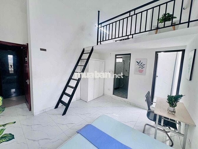 DUPLEX BAN CÔNG NGAY NGÃ TƯ HÀNG XANH