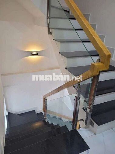 Cho thuê nhà đg.bắc hải.p6.tân bình