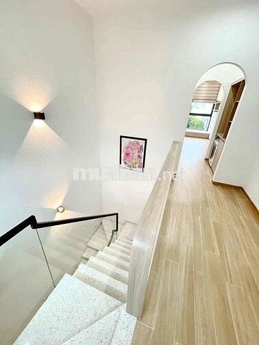 NHÀ 3 MÊ MẶT TIỀN NƠ TRANG GƯ FULL NỘI THẤT