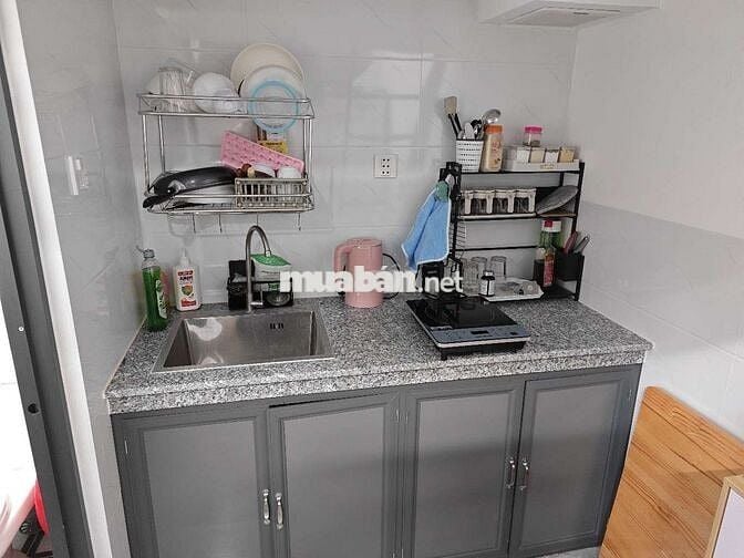 Mình cần pass lại phòng tại 98/99 Bùi Văn Ba, Quận 7