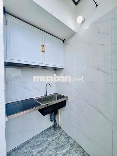 DUPLEX BAN CÔNG NGAY NGÃ TƯ HÀNG XANH