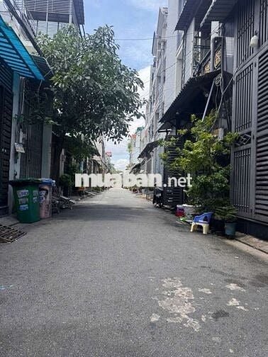 Nhà trung tâm Bình Tân , xe tải thông , sát MT , Chiến Lược