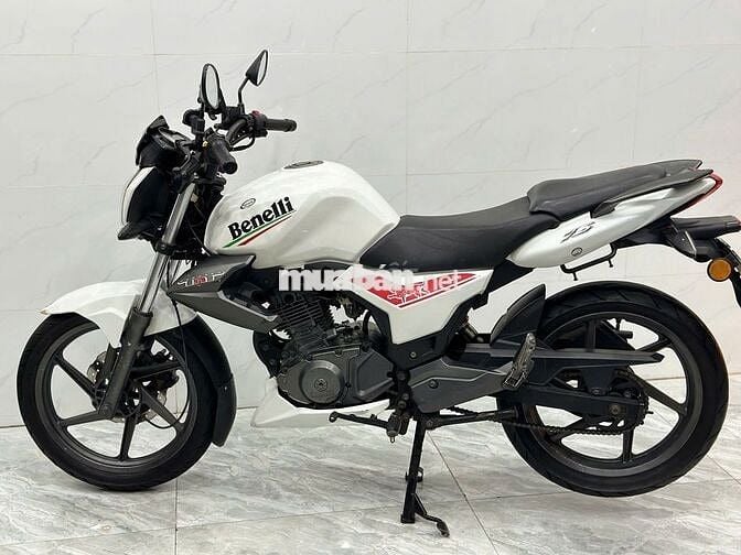 Xe máy Benelli TNT 150 màu trắng nguyên zin