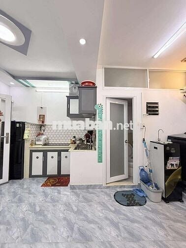 QUẬN 11, CHỈ 2.85 TỶ (TL) CÓ NHÀ ĐẸP, 22M2, 2PN, 2 TẦNG, GẦN ĐẦM SEN