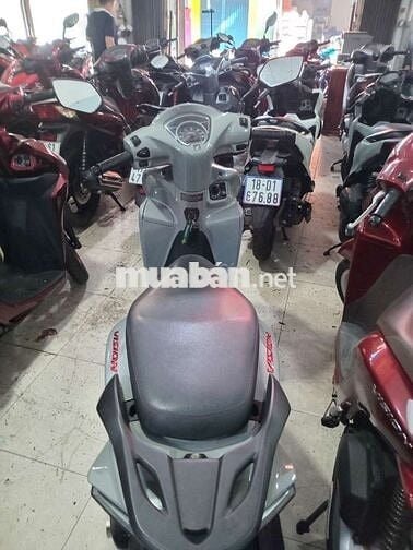 Xe máy Honda Vision màu xám