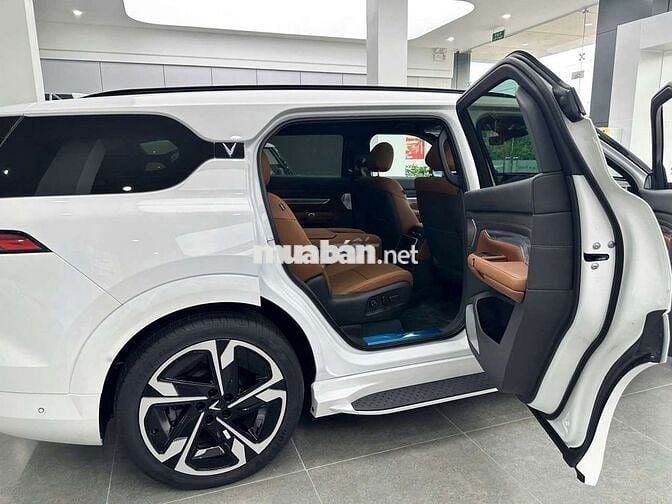 VINFAST VF9 PLUS LĂN BÁNH CHỈ 1.5 TỶ, CÒN GIẢM