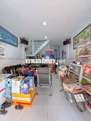 cần bán nhà 4 x 12 - 1 Lầu 3PN - Quận Bình Tân