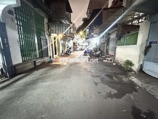 Bán Gấp Nhà NGAY TRUNG TÂM BÌNH THẠNH , Tiện đi lại các quận trung tâm