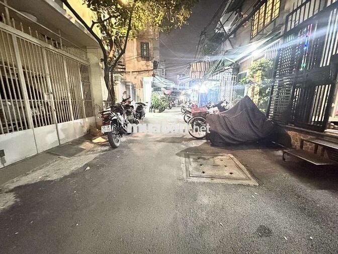 Bán Gấp Nhà NGAY TRUNG TÂM BÌNH THẠNH , Tiện đi lại các quận trung tâm