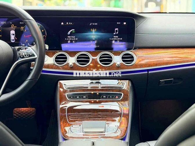 MERCEDES-BENZ E200 Exclusive  dkld 2025 13.000 km