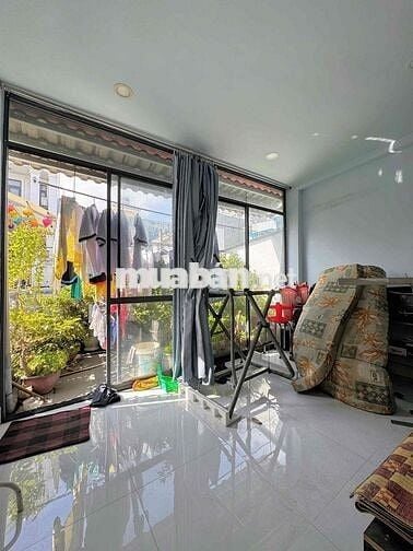 cần bán nhà 4 x 12 - 1 Lầu 3PN - Quận Bình Tân