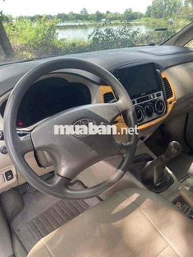 Innova 2010 xe gia đình chạy kĩ