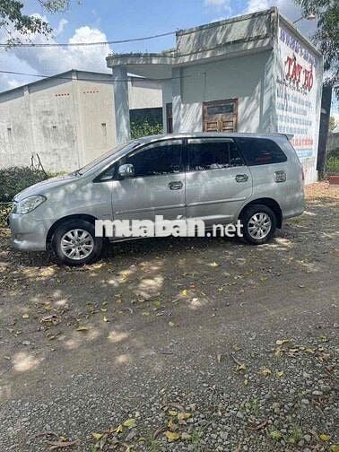 Innova 2010 xe gia đình chạy kĩ