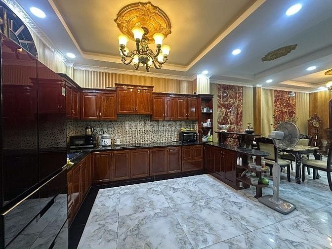 Bán Biệt Thự 8x18m, 3 tầng, 6PN 5WC, KDC Gia Hòa, ngay QL50 đi vào 