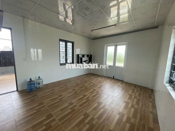 Nguyên tầng 3, dt 103m2, đường Nguyễn Hữu Hào, Nam Việt Á