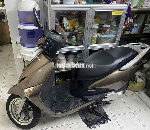 Xe Honda Lead mới thay bình, thay nhớt, thay vỏ xe