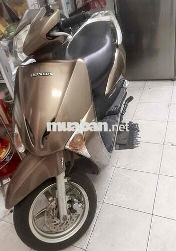 Xe Honda Lead mới thay bình, thay nhớt, thay vỏ xe