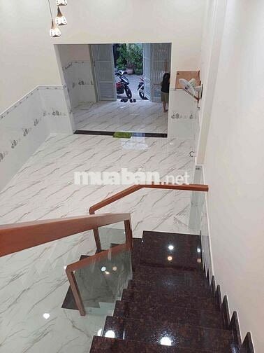 Cho thuê nguyên căn 5,60 x 18m 3 phòng 2wc mới ở liền 13,5tr tháng