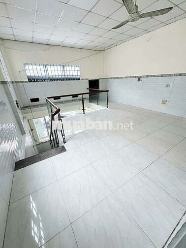 Nhà cho thuê Mặt Tiền Kinh Doanh, Hiệp Tân (2PN 2WC) gần trường học