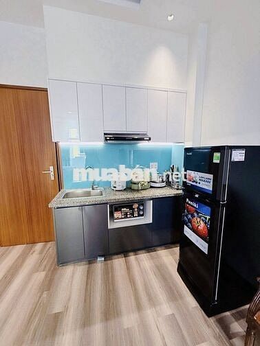 𝐁𝐫𝐢𝐠𝐡𝐭 𝐌𝐢𝐧𝐢𝐦𝐚𝐥𝐢𝐬𝐭 𝐒𝐭𝐮𝐝𝐢𝐨 – 𝟐 𝐦𝐢𝐧𝐬 𝐰𝐚𝐥𝐤 𝐭𝐨 𝐭𝐡𝐞 𝐁𝐞𝐚𝐜𝐡