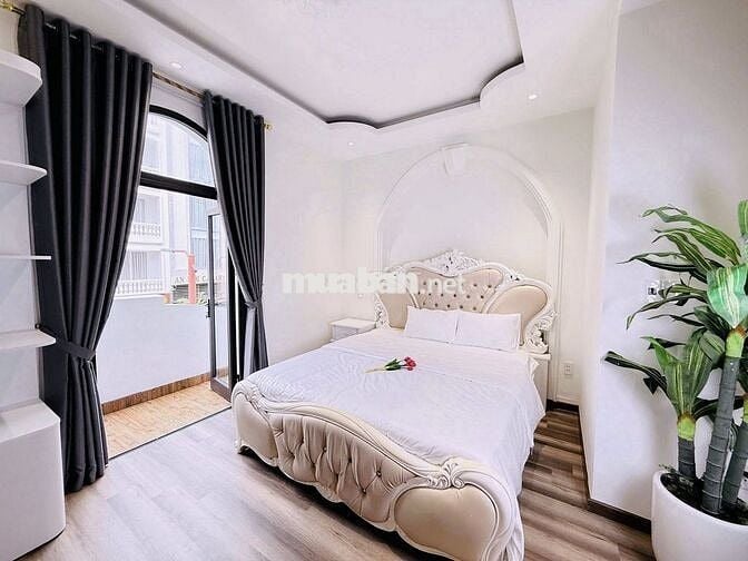 𝐁𝐫𝐢𝐠𝐡𝐭 𝐌𝐢𝐧𝐢𝐦𝐚𝐥𝐢𝐬𝐭 𝐒𝐭𝐮𝐝𝐢𝐨 – 𝟐 𝐦𝐢𝐧𝐬 𝐰𝐚𝐥𝐤 𝐭𝐨 𝐭𝐡𝐞 𝐁𝐞𝐚𝐜𝐡