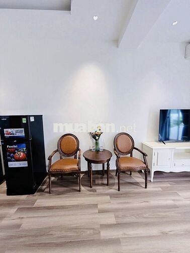 𝐁𝐫𝐢𝐠𝐡𝐭 𝐌𝐢𝐧𝐢𝐦𝐚𝐥𝐢𝐬𝐭 𝐒𝐭𝐮𝐝𝐢𝐨 – 𝟐 𝐦𝐢𝐧𝐬 𝐰𝐚𝐥𝐤 𝐭𝐨 𝐭𝐡𝐞 𝐁𝐞𝐚𝐜𝐡