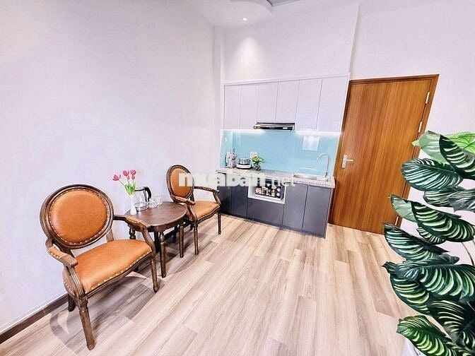 𝐁𝐫𝐢𝐠𝐡𝐭 𝐌𝐢𝐧𝐢𝐦𝐚𝐥𝐢𝐬𝐭 𝐒𝐭𝐮𝐝𝐢𝐨 – 𝟐 𝐦𝐢𝐧𝐬 𝐰𝐚𝐥𝐤 𝐭𝐨 𝐭𝐡𝐞 𝐁𝐞𝐚𝐜𝐡