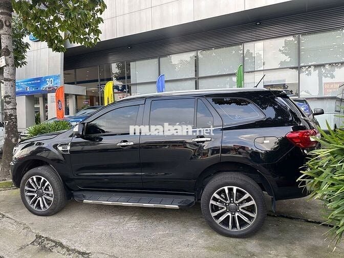 Ford Everest Titanium 2021 4x4 bảo hành2026 vay75%