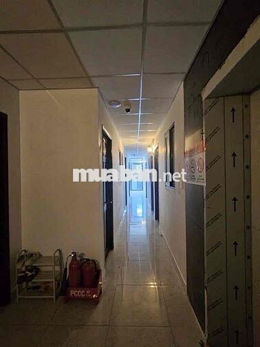 9tầng,  1500m2 sàn, ngay Tân Sơn Nhất, 80 phòng doanh thu 5.5TỶ/năm