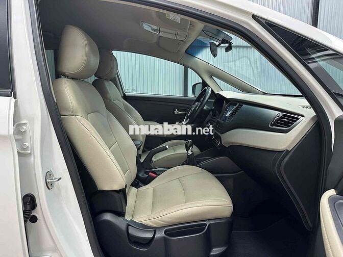 Kia Rondo 2017 MT rất mới