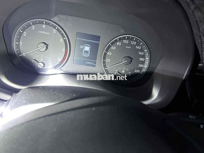 Bán xe ga đình ít sử dụng Hyundai Accent 2020