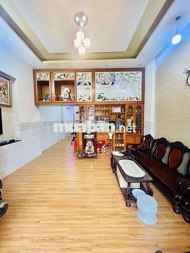 Nhà mặt tiền phố, 100m2 ,2 phòng ngủ, đường đồng khởi, tân phong