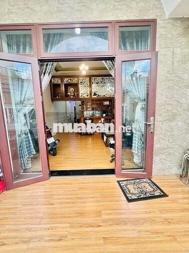 Nhà mặt tiền phố, 100m2 ,2 phòng ngủ, đường đồng khởi, tân phong