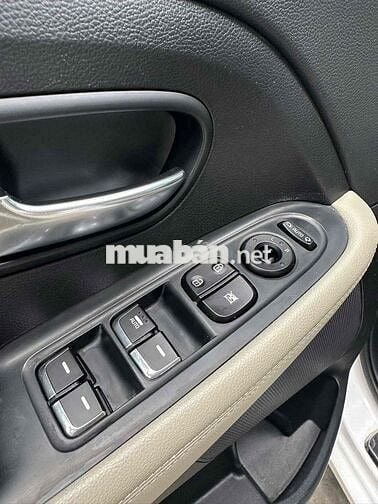 Kia Rondo 2017 MT rất mới