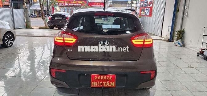 Kia Rio Hatchback 2015 số tự động màu nâu