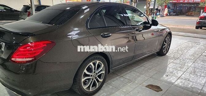 Mercedes-Benz C200 W205 2.0 AT 2017 Nâu