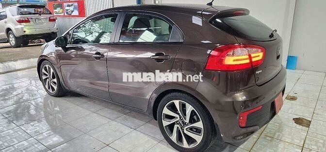 Kia Rio Hatchback 2015 số tự động màu nâu