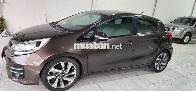 Kia Rio Hatchback 2015 số tự động màu nâu