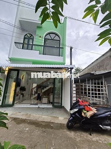 Nhà lầu lộ ô tô phường Long Tuyền