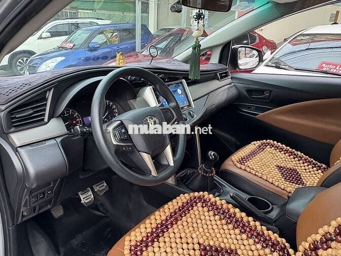 Toyota Innova 2017 2.0E - 94000 km