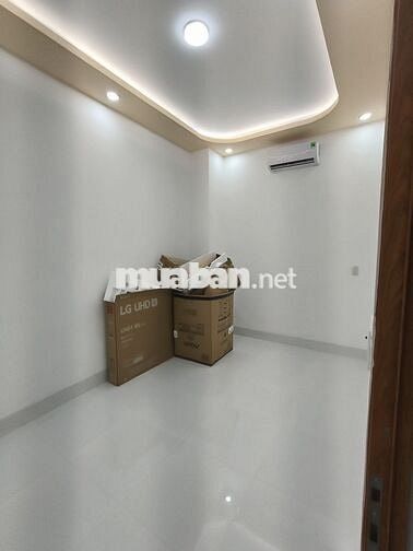 Nhà lầu lộ ô tô phường Long Tuyền