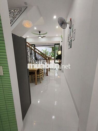 Nhà lầu lộ ô tô phường Long Tuyền