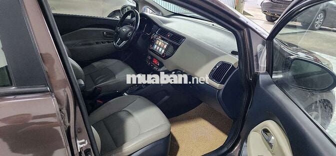 Kia Rio Hatchback 2015 số tự động màu nâu
