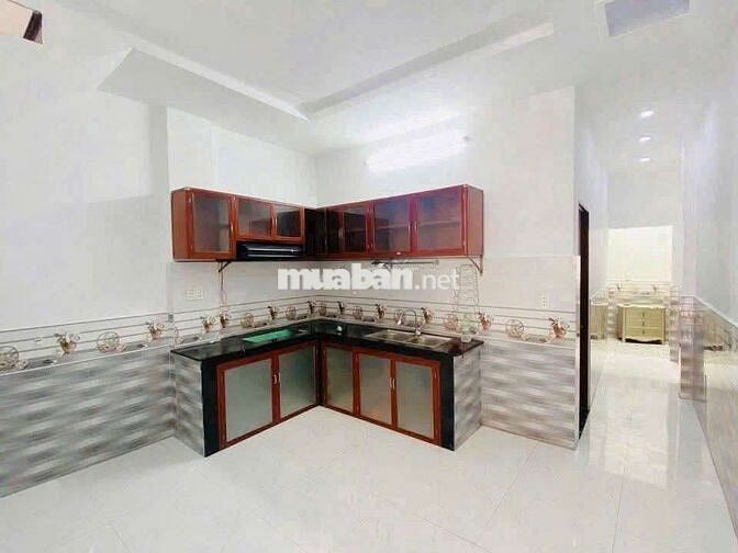 Bán nhà sổ riêng 76m,4×18 TC 68m,3 pn,2 toilet